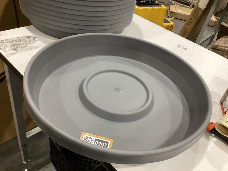 Condition photo showing Good Condition for bloem terra plant saucer tray for planters 17-24" charcoal gray charcoal 24"