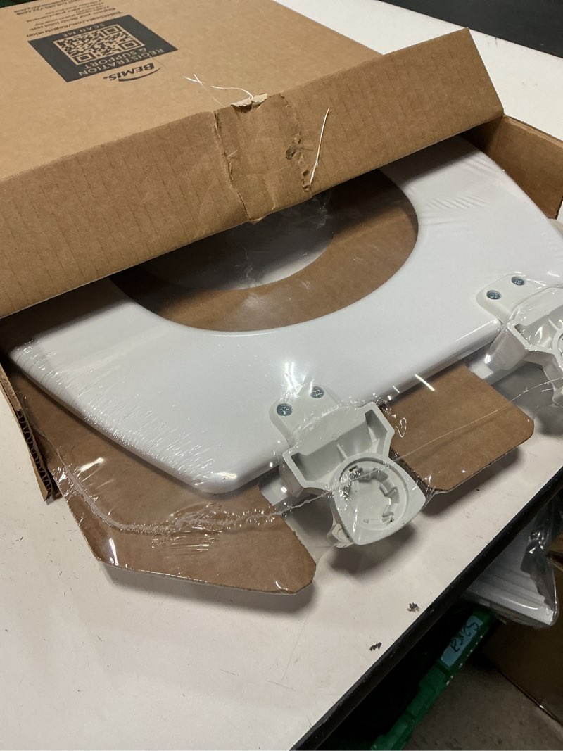Condition photo showing New/Like New for bemis 500ec 390 toilet seat with easy clean & change hinges, 1 pack round, cotton white