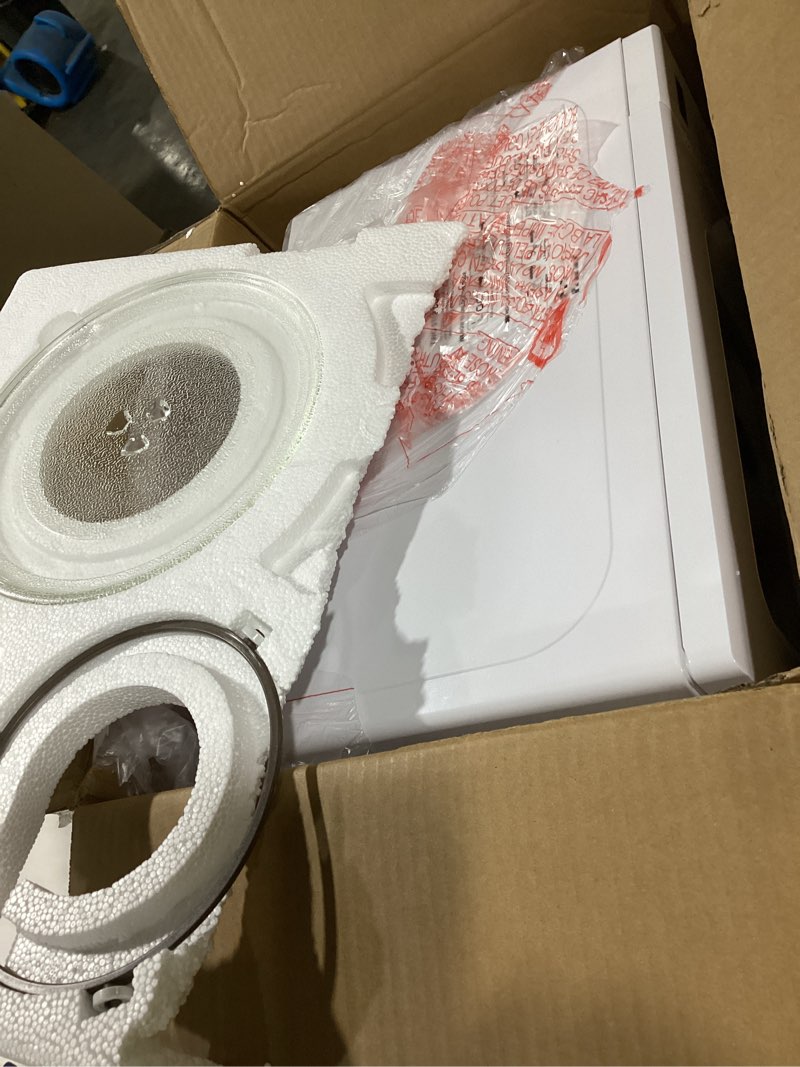 Condition photo showing Good Condition for COMFEE CMO-C20M1WH Retro Microwave with 11 power levels, Fast Multi-stage Cooking, Turntable Reset Function Kitchen Timer, Speedy Cooking? Weight/Time Defrost, Memory function, Children Lock, 700W Modern White