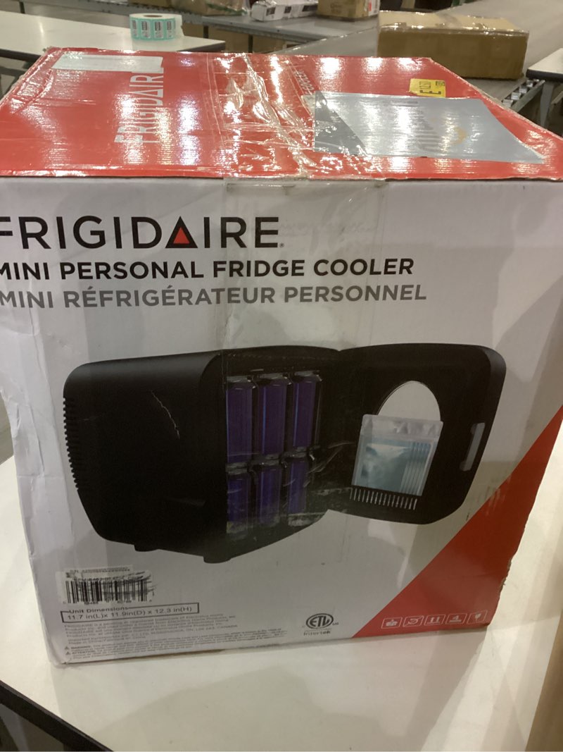 Mini personal fridge