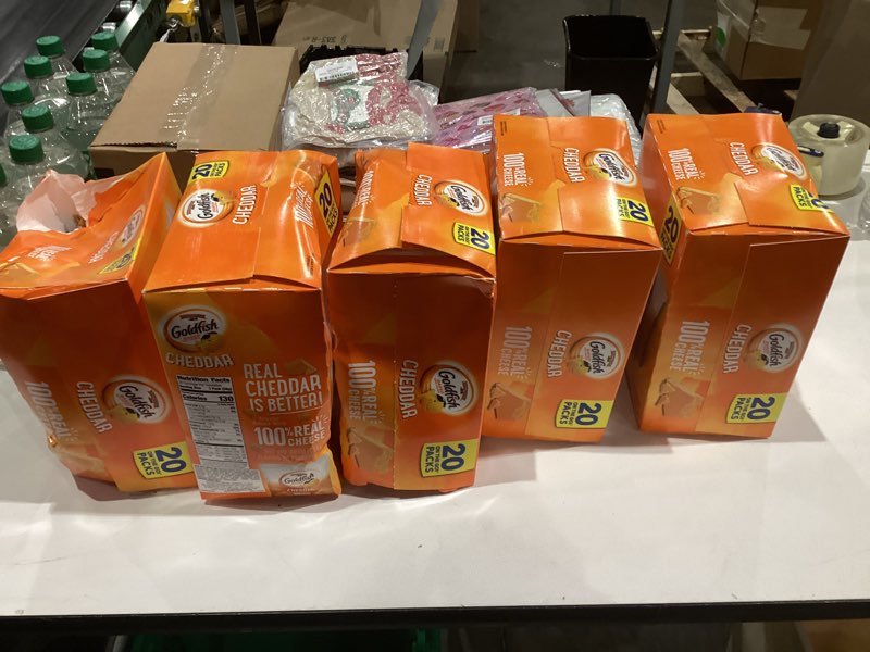 Condition photo showing New/Like New for Goldfish Cheddar Cheese Crackers  Baked Snack Crackers  1 oz on-The-Go Snack Packs  20 Count Box