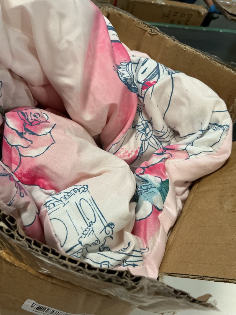 Condition photo showing Good Condition for full jay franco kids comforter set includes sheets and pillow covers - soft and cozy bed set for stylish room decor, pink - disney princess, 7 piece queen bedding pink - disney princess 7 piece queen