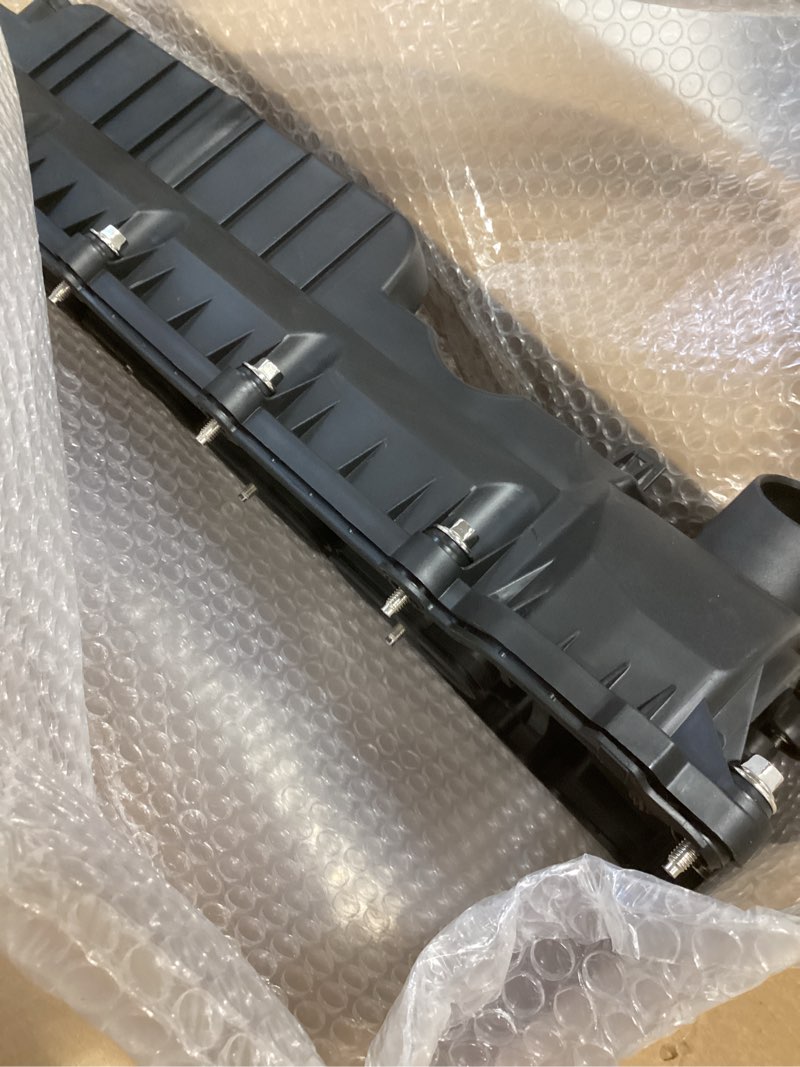 Condition photo showing Good Condition for mitzone engine valve cover left side compatible with 2010-2013 land rover lr4 2010-2019 range rover 2010-2019 range rover sport 5.0l v8