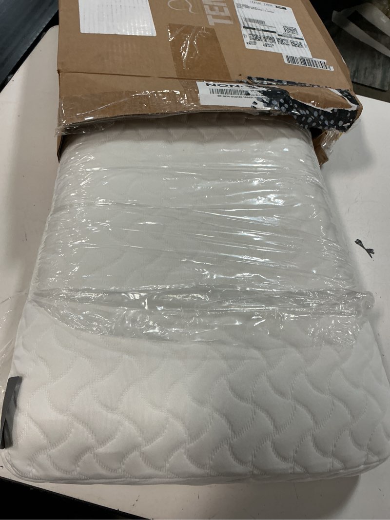 Condition photo showing New/Like New for tempur-pedic tempur-cloud pillow for sleeping, standard, white
