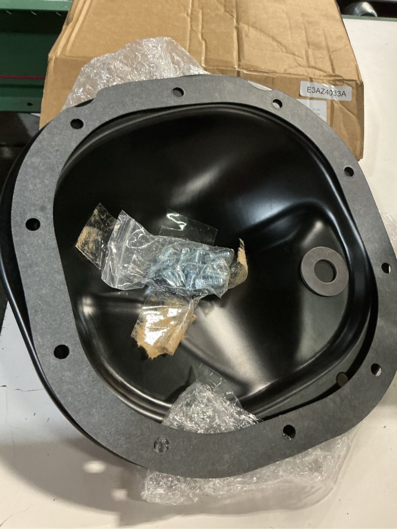Condition photo showing Good Condition for 697-704 rear differential cover with gasket fits for ford f-150, f-150 heritage;f-250, f-350, f-250/f-350 super duty;e-350 super duty/excursion club wagon/excursion fits for lincoln mark lt