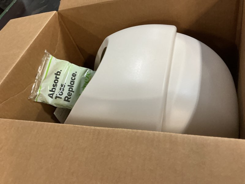 Condition photo showing Good Condition for Purina Tidy Cats Breeze Covered Cat Litter Box System Kit with Pellet Cat Litter, Hooded Litter Box, and Litter Box Pads