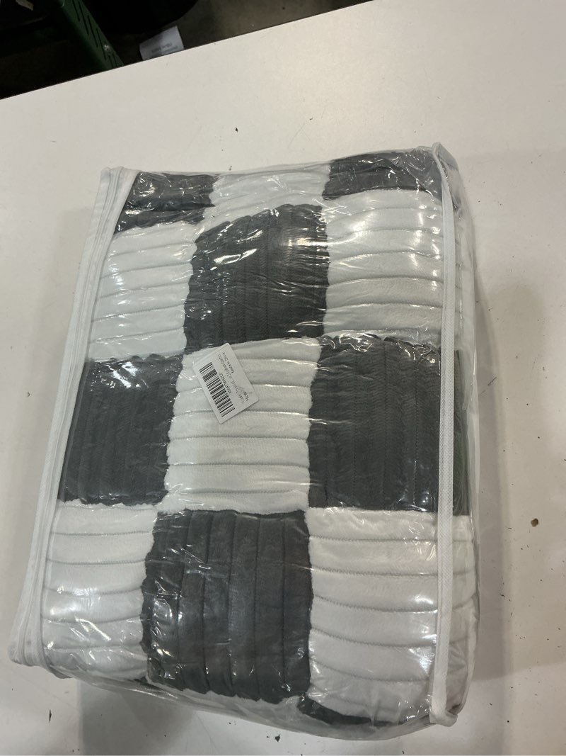 Condition photo showing New/Like New for couch covers for dogs, washable sofa couch cover for pet, couchs covers for cushion sofa pet friendly, non slip sofa cover (27.6''*59.06''/70 x 150cm) thickened version plaid gray 27.6''*59.06''