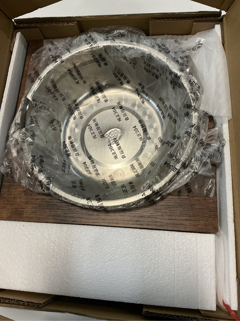 Condition photo showing New/Like New for piskyet extra large elevated dog bowls, metal raised dog bowl stand with 2 x-large 304 stainless steel bowls-(12 cups - 92oz), non-slip tall stand for large & extra large breed dogs 12cups 15.7"h_92 oz bowl
