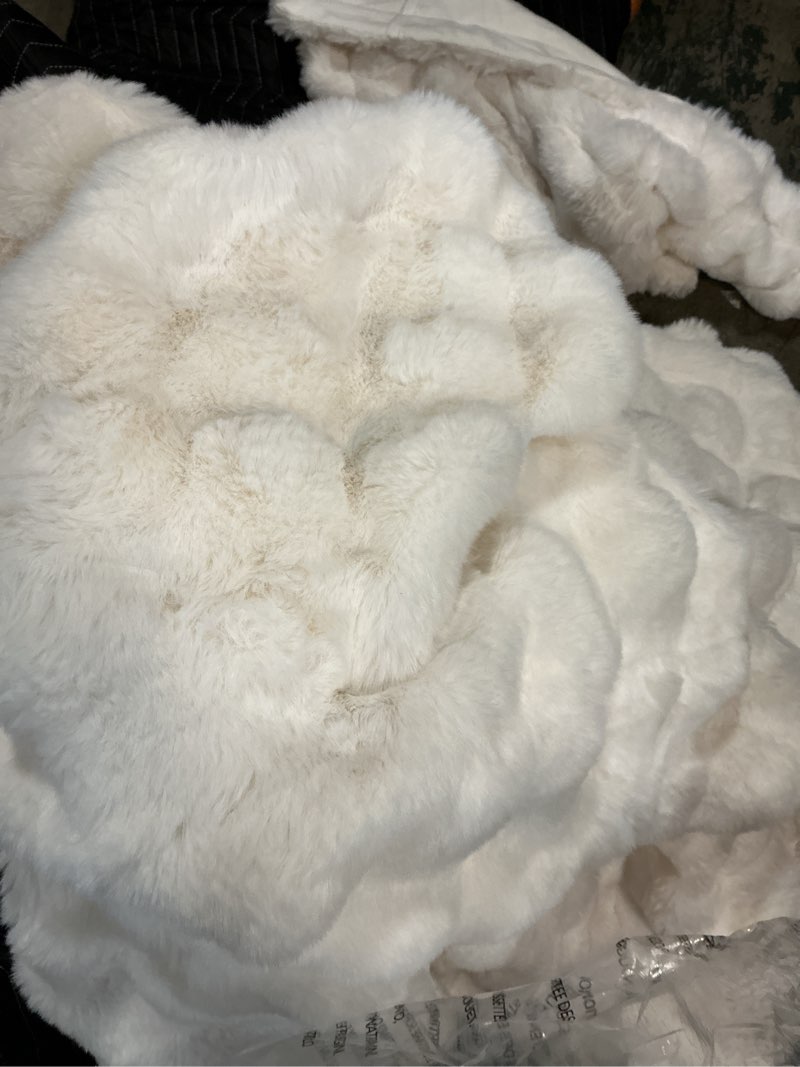 Condition photo showing As Is for Similar Bedsure GentleSoft Fluffy Fuzzy Throw Blanket, Soft Cozy Fleece Faux Fur Blanket for Couch, Living Room Decor Minky Velvet Spring Bed Cover, Thick Warm Plush Women Men Birthday Gifts, 870GSM, Cream 01 Cream Throw(50\" x 60\")