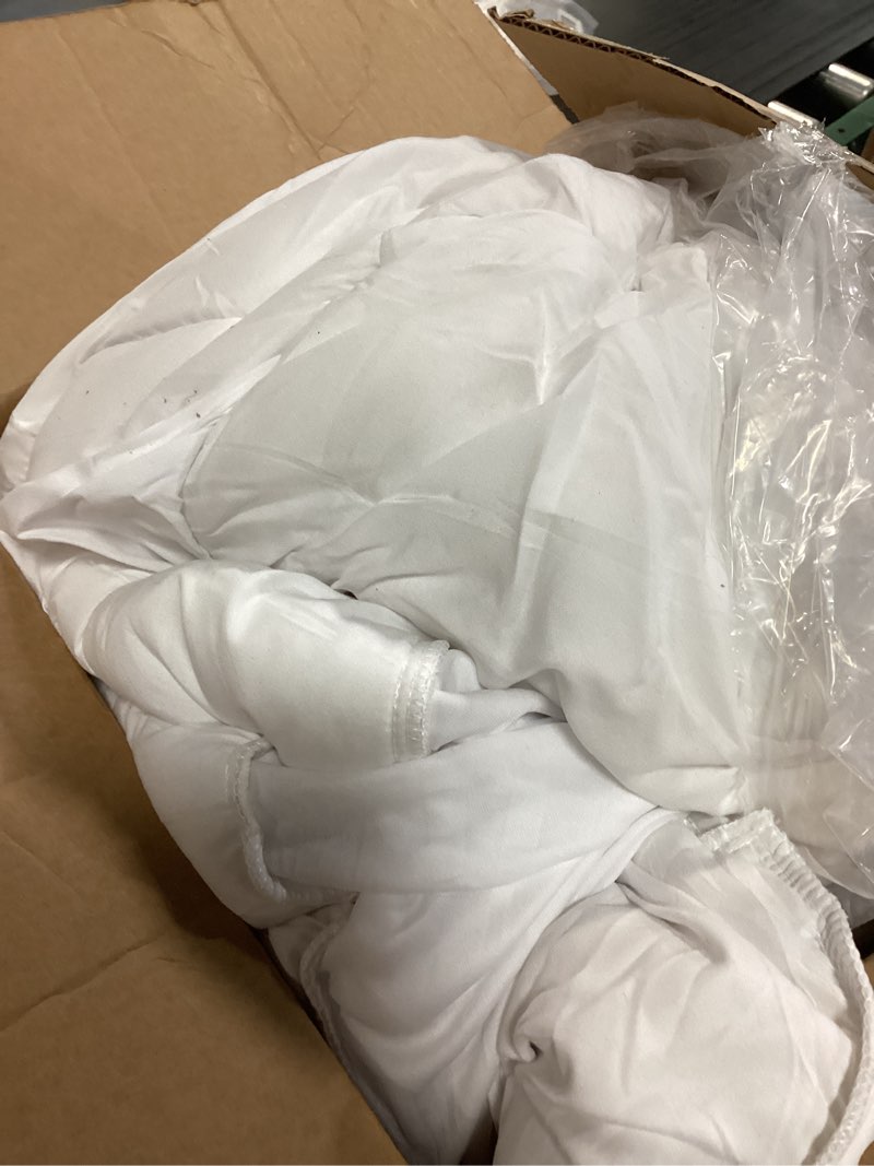 Condition photo showing Good Condition for matbeby twin size mattress pad - cooling breathable mattress topper, quilted fitted mattress protector, pillow top mattress cover with 8-21" deep pocket, soft, machine washable, white, 39x75 inches white - checkered twin