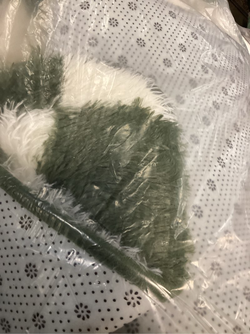 Condition photo showing Good Condition for super soft rug for bedroom, 5x7 ft green and white area rug classic checkered shaggy anti-skid high pile soft fluffy rug fuzzy carpet for living room bedroom kids room nursery, dorm home decor green and white 7' x 5' (rectangular)