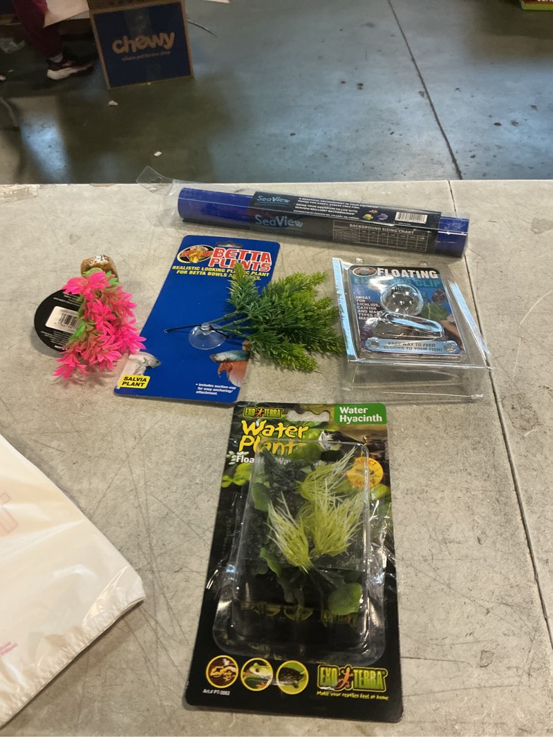 Condition photo showing New/Like New for Assortment of small pet items,miscellaneous small, variety of items multiple pieces, 5 items total