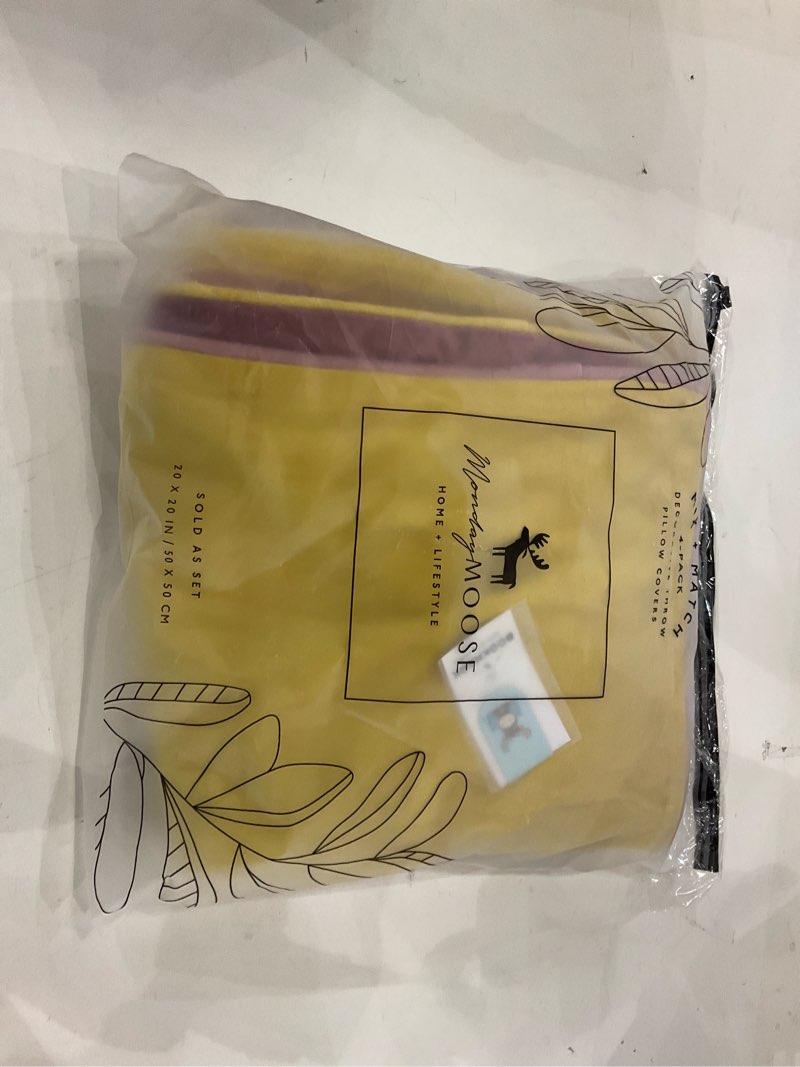 Condition photo showing New/Like New for Pillow Cases, Reversible, 4 pc