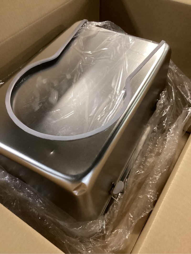 Condition photo showing Good Condition for XXL Stainless Steel Litter Box with Lid 30L Capacity 16" Inch High Sides, Leak Proof Anti Tracking Pedal Non Stick Easy Clean Splash Proof Removable Top for Large and Multi Cats Includes Scoop & Mat