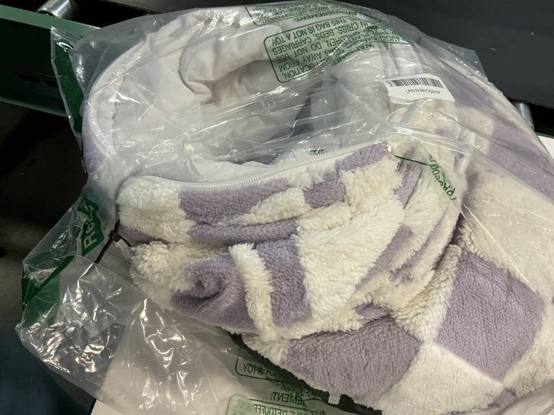 Condition photo showing Good Condition for lesure cat tunnel bed for indoor cats - cute cat donut tunnel toys for small large cats with washable circle cushion, round pet peekaboo cave toy for kitten/puppy/rabbit, standard lavender checks standard (33.5"l x 33.5"w x 10"h) lavender checks