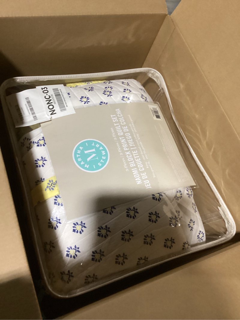 Condition photo showing Good Condition for MARTHA STEWART Naomi Yellow King Quilt Set - 3 Piece, 100% Cotton Bedspread, Reversible, Cool, Crisp Percale Weave, Soft & Printed Lightweight Quilt, 1 Summer Quilt, 2 Pillow Shams