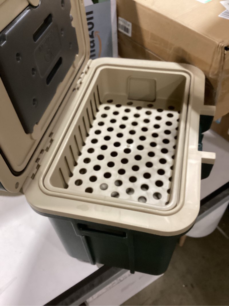 Condition photo showing Good Condition for similar product greenpelican 14 quart cooler dark gray/green