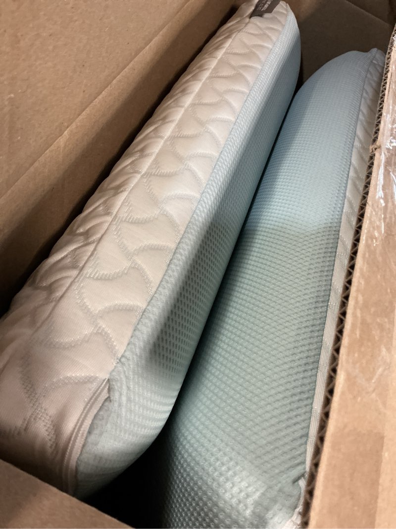 Condition photo showing Good Condition for tempur-pedic tempur-cloud® + cooling pillow, standard - 2-pack