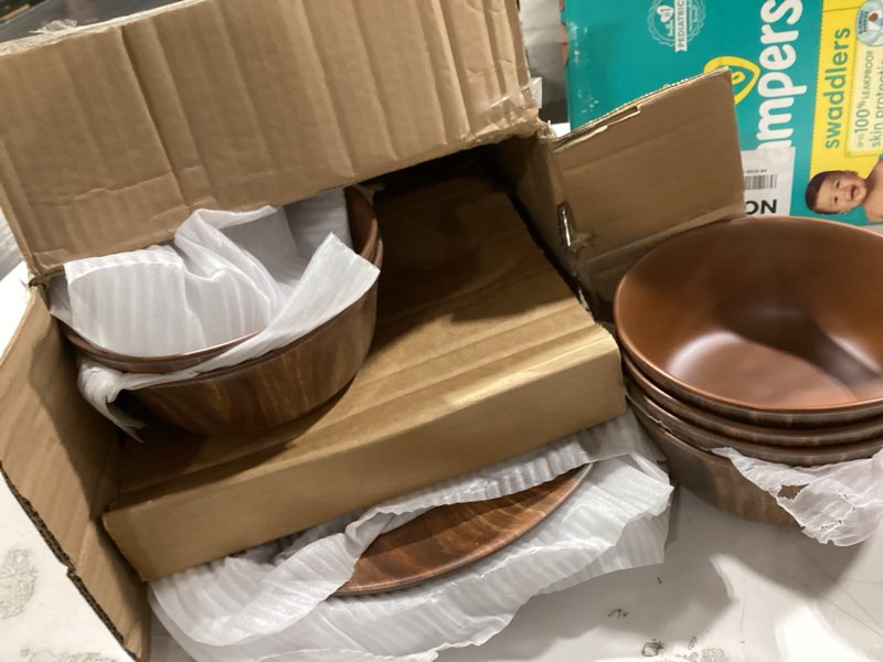 Condition photo showing Good Condition for TP 18-Piece Dinnerware Set, Melamine Dishes Set with Bowls and Plates, Service for 6, Non-breakable Lightweight Dining Tableware, Rosewood Grain Rosewood Grain Service for 6 (18pcs)