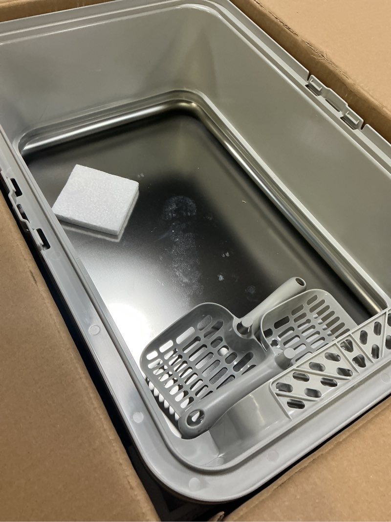 Condition photo showing Good Condition for Jotesnew 2 Pack XL Stainless Steel Cat Litter Box with Lid and High Sides, 24" L x 16" W x 12" H Ext
