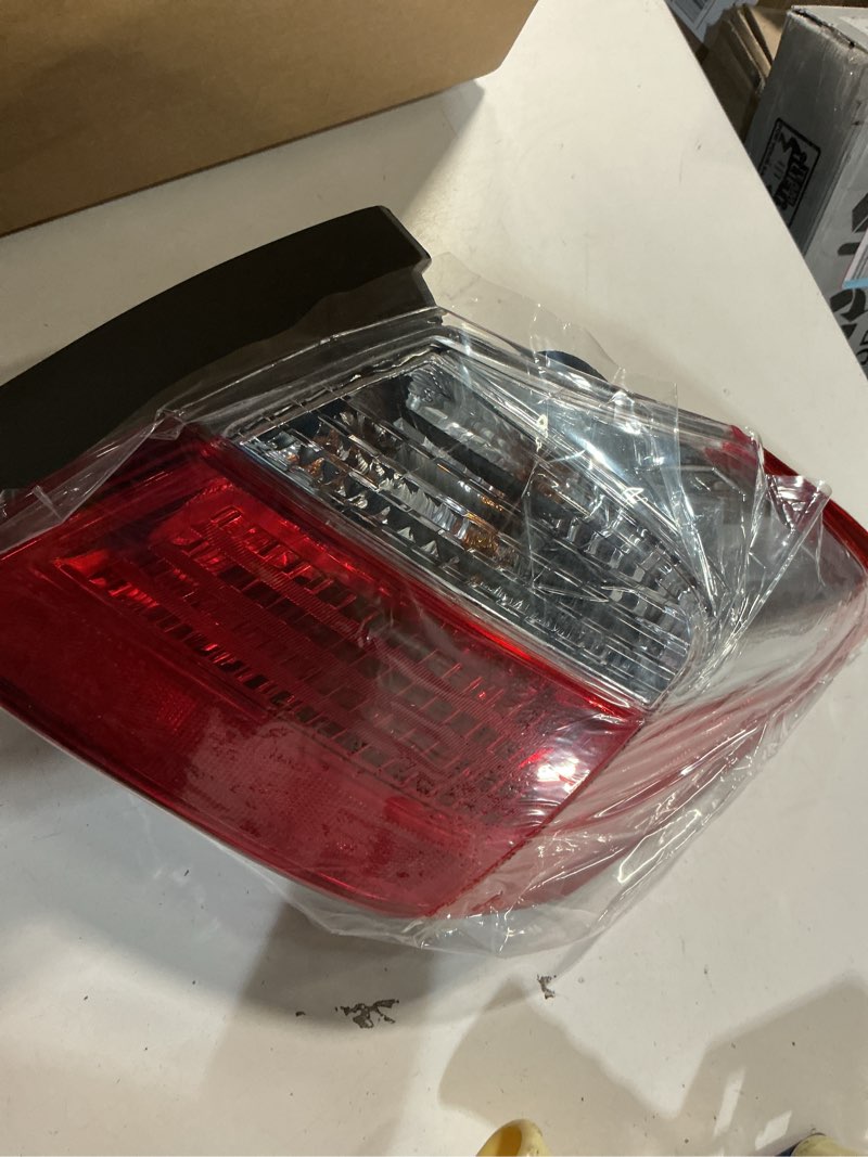 Condition photo showing Good Condition for dasbecan led tail..eplacet 33500t2aa12