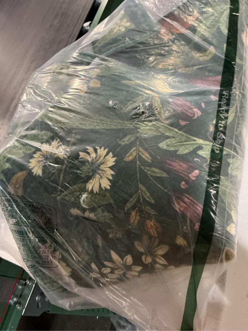 Condition photo showing Good Condition for floral washable 6x9 area rug?dark green boho rugs for living room, soft low-pile non-slip stain resistant & non-shedding carpet for bedroom, dining room, office, entryway, nursery 6' x 9' (rectangular) dark green