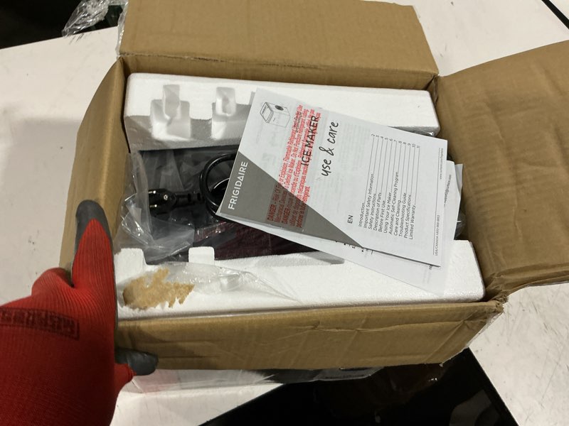 Condition photo showing Good Condition for frigidaire 26 lbs per day portable compact maker, ice making machine, stainless, medium