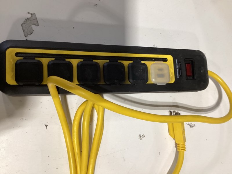 Condition photo showing As Is for utilitech 8-ft 5 -outlet 2250 joules 1875 -watts 1875va multiple colors/finishes indoor ac surge