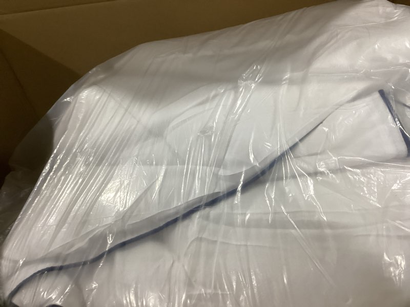 Condition photo showing Good Condition for White Down Alternative Comforter Soft, Fluffy, and Cozy All Season Bedding, Machine Washable, Hypoallergenic Duvet Insert Oeko-TEX Certified (King, 106 x 90 inches) Polyester - Down Alternative King