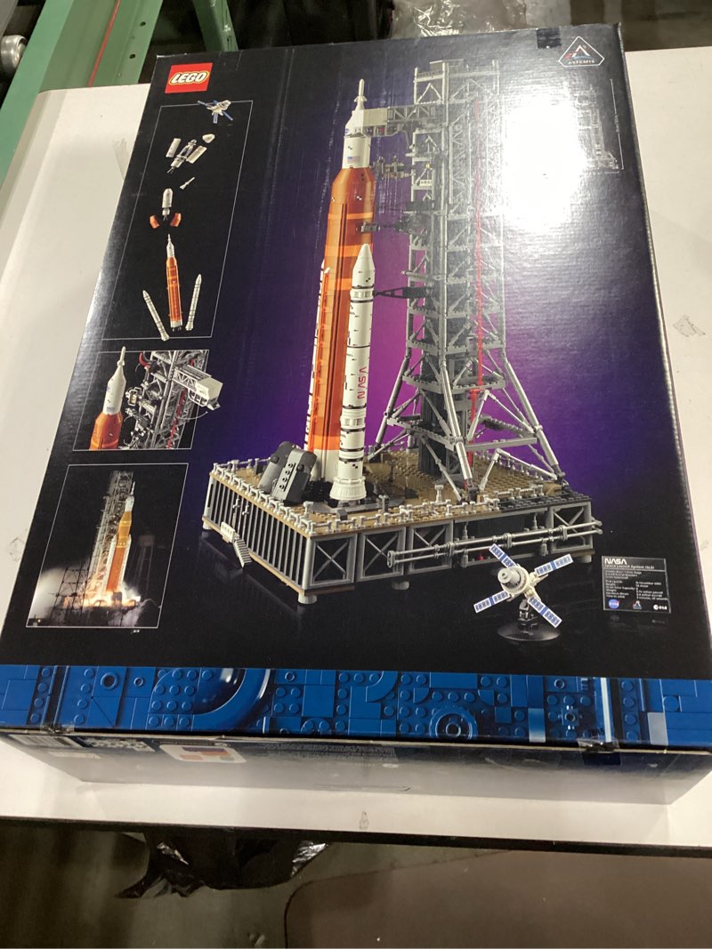 Condition photo showing New/Like New for LEGO Icons NASA Artemis Space Launch System - DIY Rocket Model Building Set for Adults, Ages 18+ - Gifts for Birthdays - Unique Bedroom Decoration - 10341