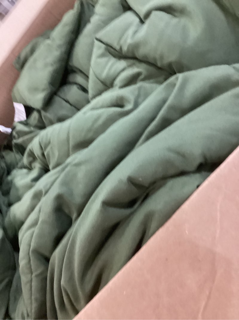 Condition photo showing Good Condition for zzlpp king comforter set 7 piece, olive green bed in a bag with comforters, pillow shams, pillowcases, flat sheet, fitted sheet with 2 pockets 01 - olive green king