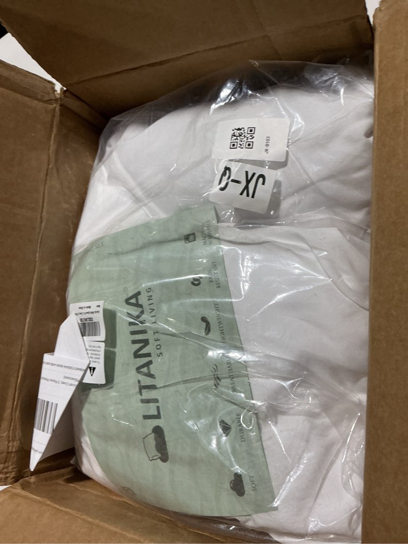 Condition photo showing As Is for Litanika White Queen Pinch Pleat Duvet Cover, 3 Pieces Pintuck Cover Soft Microfiber Bedding Set with Zipper Closure & Corner Ties(90x90Inch-1 Duvet Cover, 2 Pillowcases) 01 - White Queen