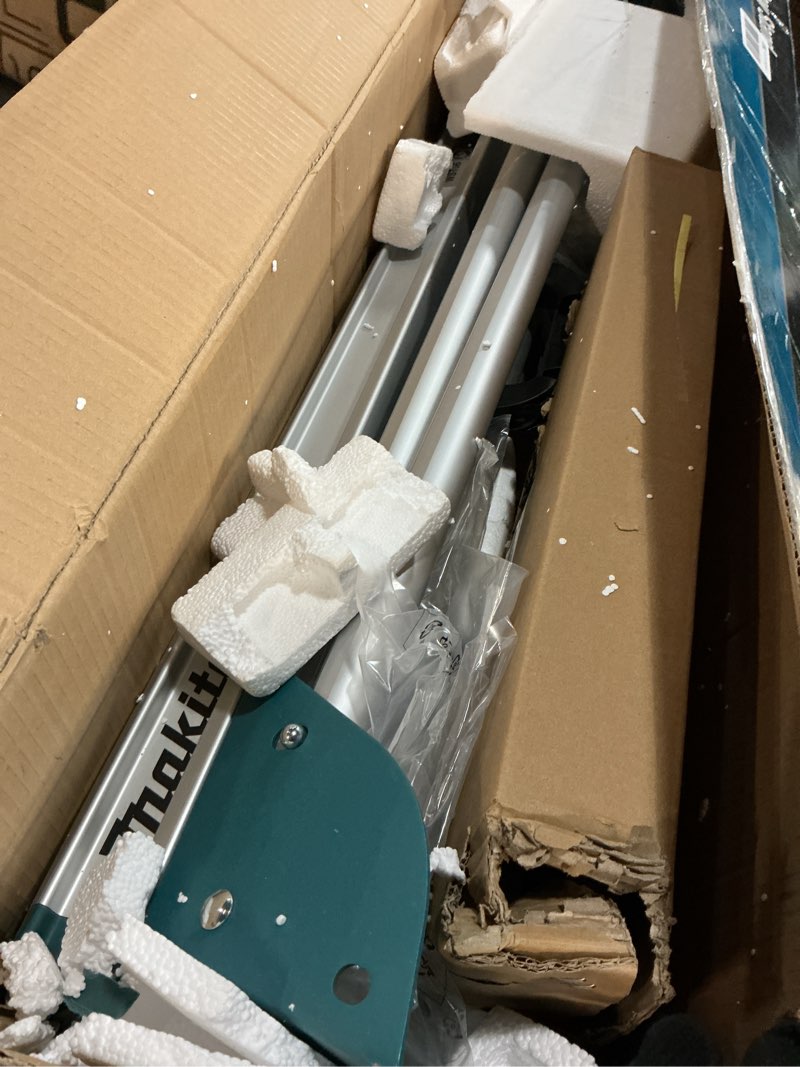 Condition photo showing Good Condition for Makita WST06 Compact Folding Miter Saw Stand