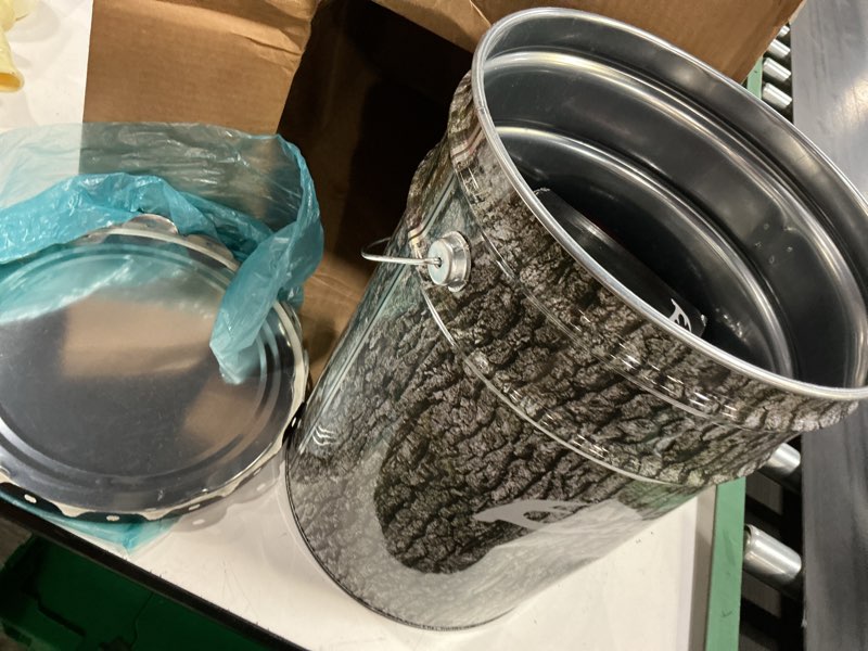Condition photo showing Good Condition for american hunter 50 lb hanging feeder hunting durable lightweight camo metal game feeder with automatic delivery system with xd-pro kit