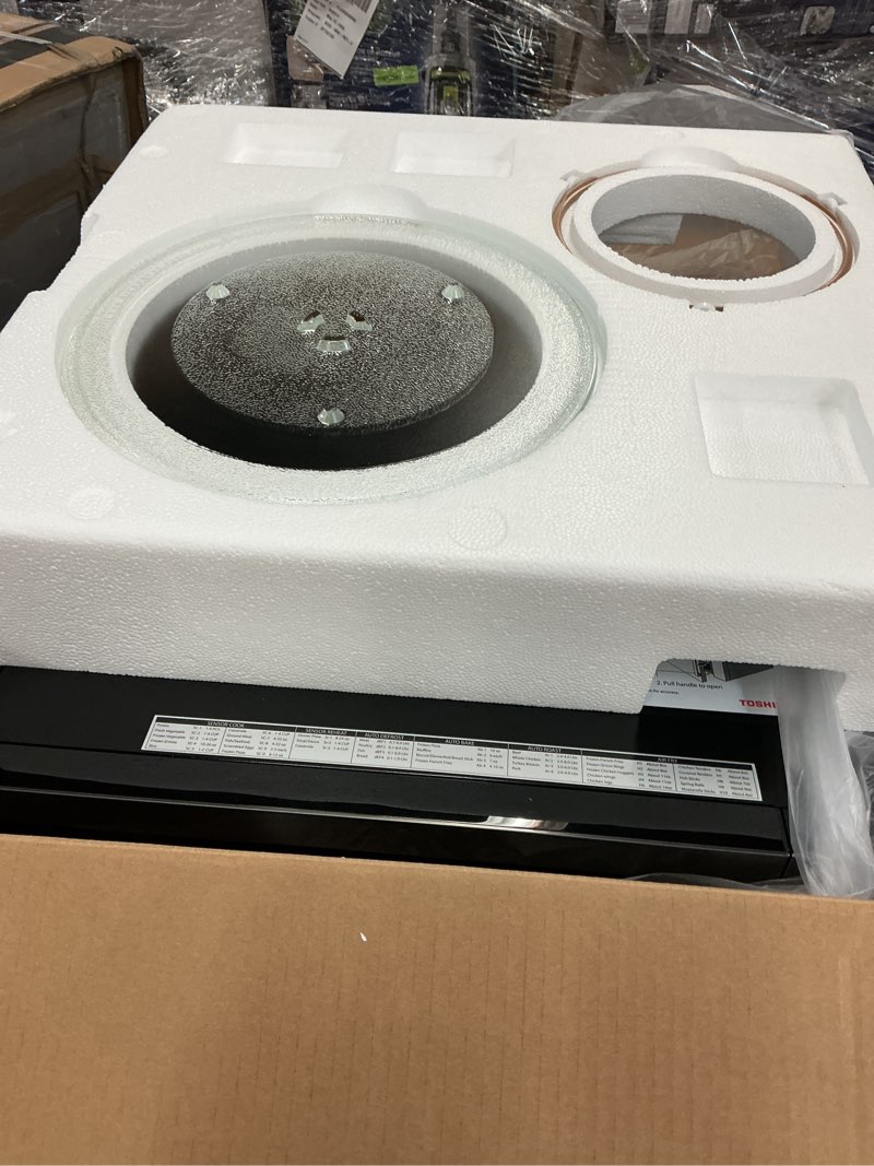 Condition photo showing Good Condition for toshiba air fryer combo 4-in-1 countertop microwave oven, smart sensor, convection, mute function, position memory 13.6" turntable, 1.5 cu ft, 1000w, black, ml-ec42p(bs)