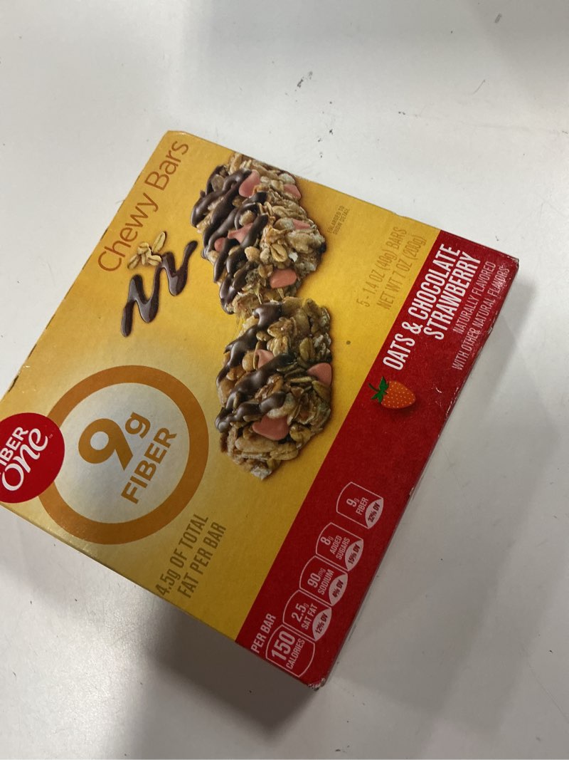 Condition photo showing New/Like New for (Best by 12/JAN/2026) Fiber One Chewy Bars, Oats and Chocolate Strawberry, Fiber Snacks, 5 Ct, 7 oz 5 Count (Pack of 1)