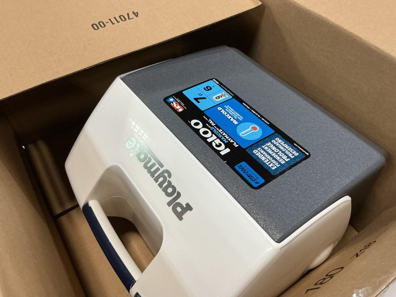 Condition photo showing Good Condition for Igloo Classic Playmate Coolers 7 Qt - 9 Can Carbonite