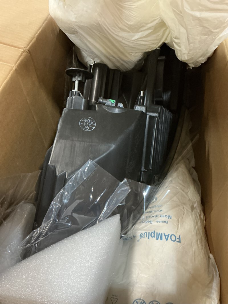 Condition photo showing New/Like New for left halogen headlights fit for freightliner cascadia 2018-2024,replacement headlamp dot and sae approved
