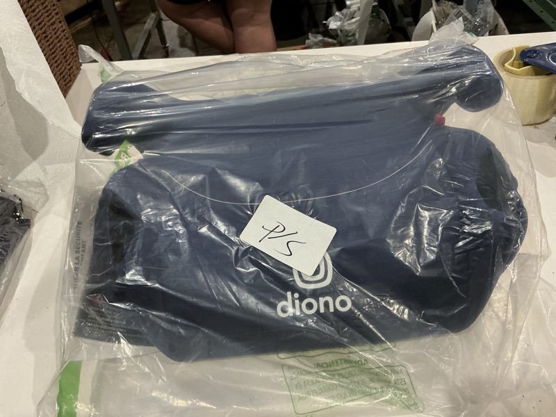 Condition photo showing Good Condition for diono solana lightweight backless booster car seat, blue