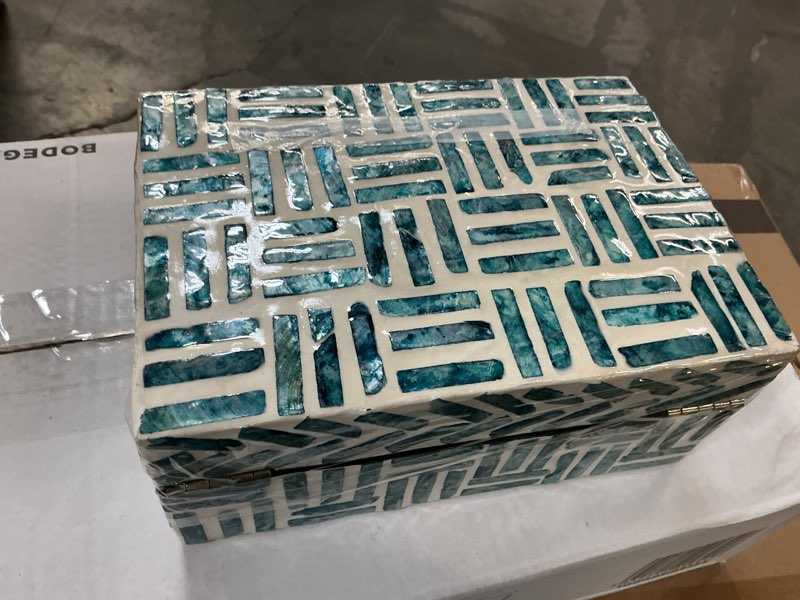 Condition photo showing New/Like New for mother of pearl shell geometric handmade decorative box mosaic storage