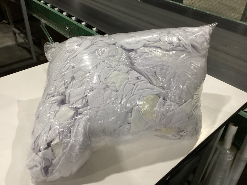 Condition photo showing As Is for vevor 50 pcs white chair covers polyester spandex chair cover stretch slipcovers for wedding party dining banquet flat-front chair covers 50pcs white-a