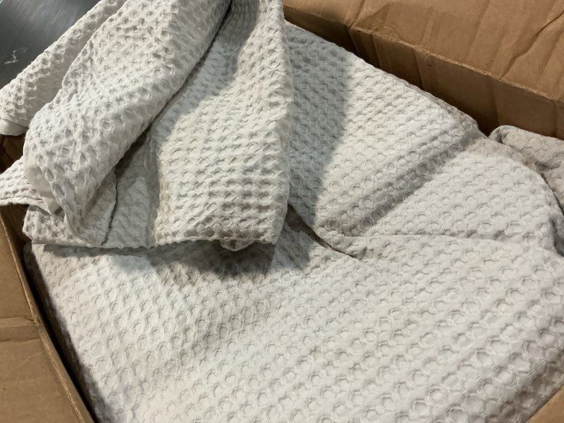 Condition photo showing As Is for organic luxe honeycomb duvet cover set, king/cal king, light grey