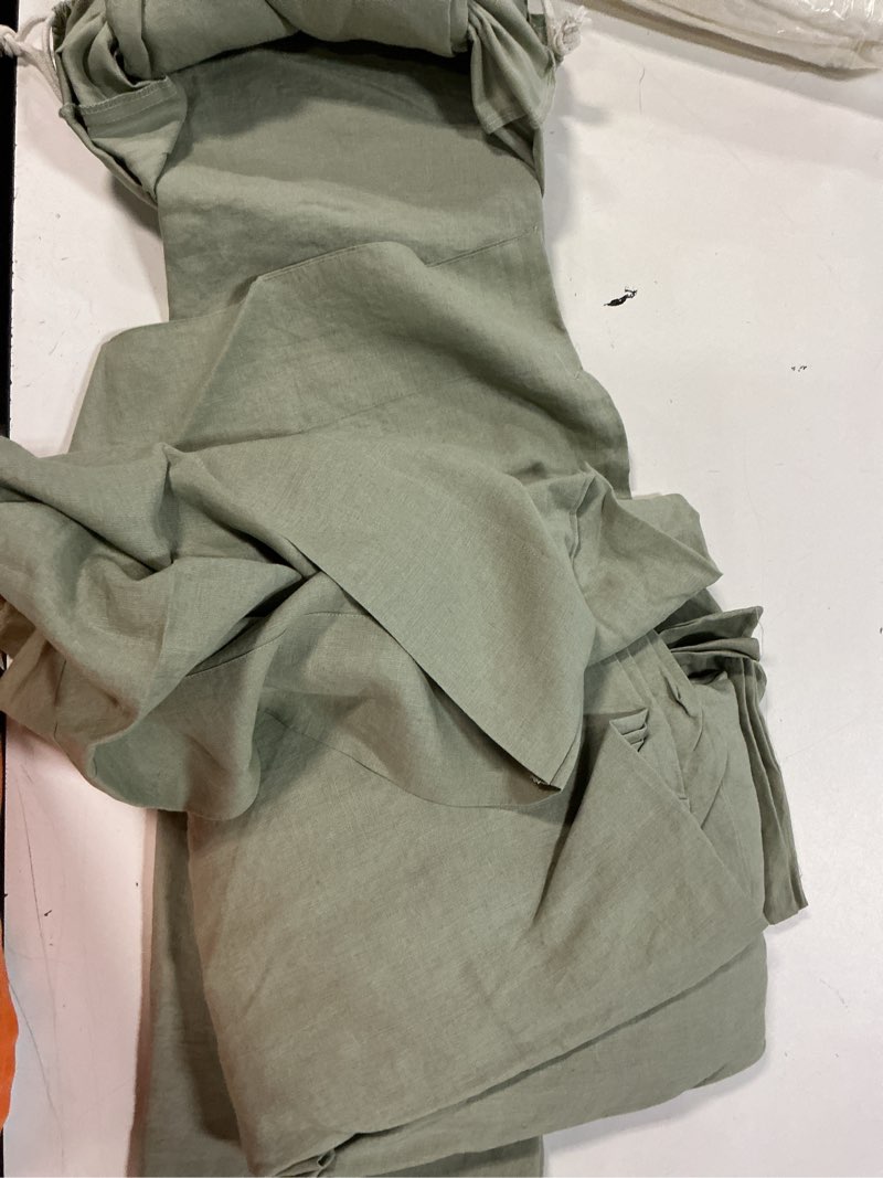 Condition photo showing New/Like New for quince european linen sheet set, king, willowleaf