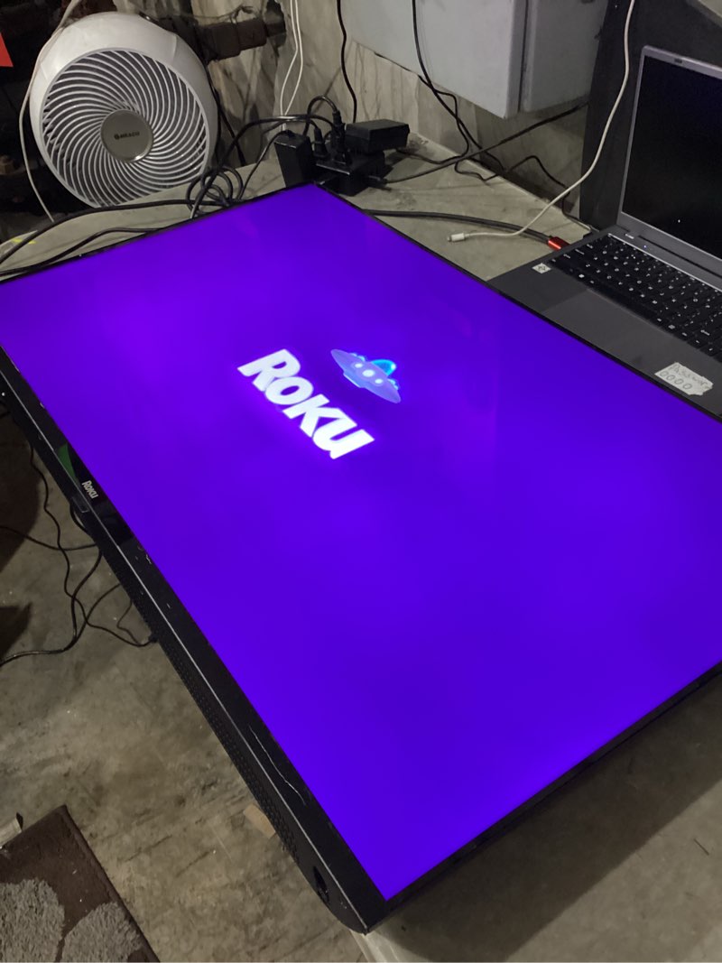 Condition photo showing Good Condition for roku smart tv – 40-inch select series, 1080p full hd tv – roku tv with voice remote – flat screen led television with wi-fi for streaming live local news, sports, family entertainment