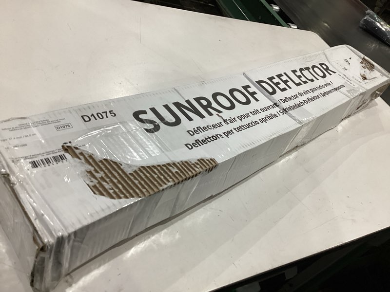 Condition photo showing As Is for sunroof deflector 37,8inch/98,0cm