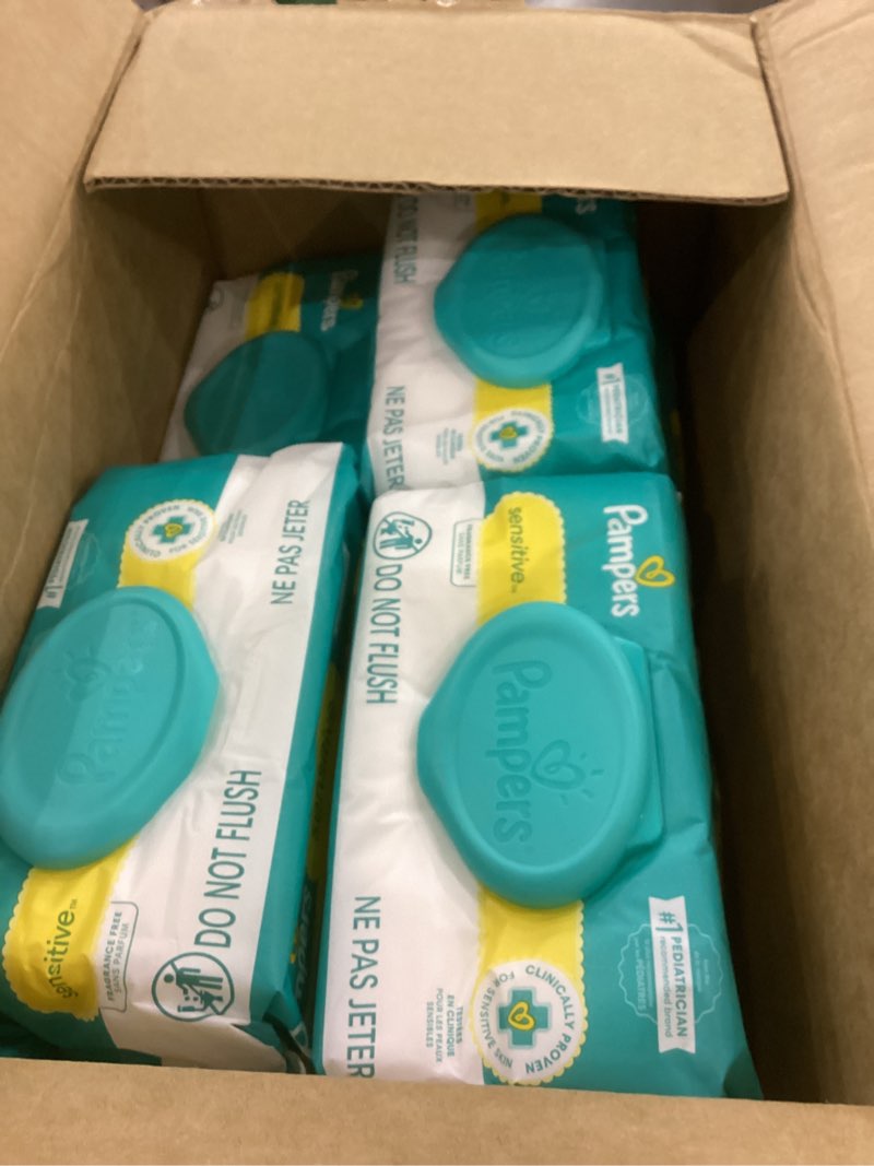 Pampers Sensitive Baby Wipes, Water Based, Hypoallergenic and Unscented, 8 Flip-Top Packs, 4 Refill 