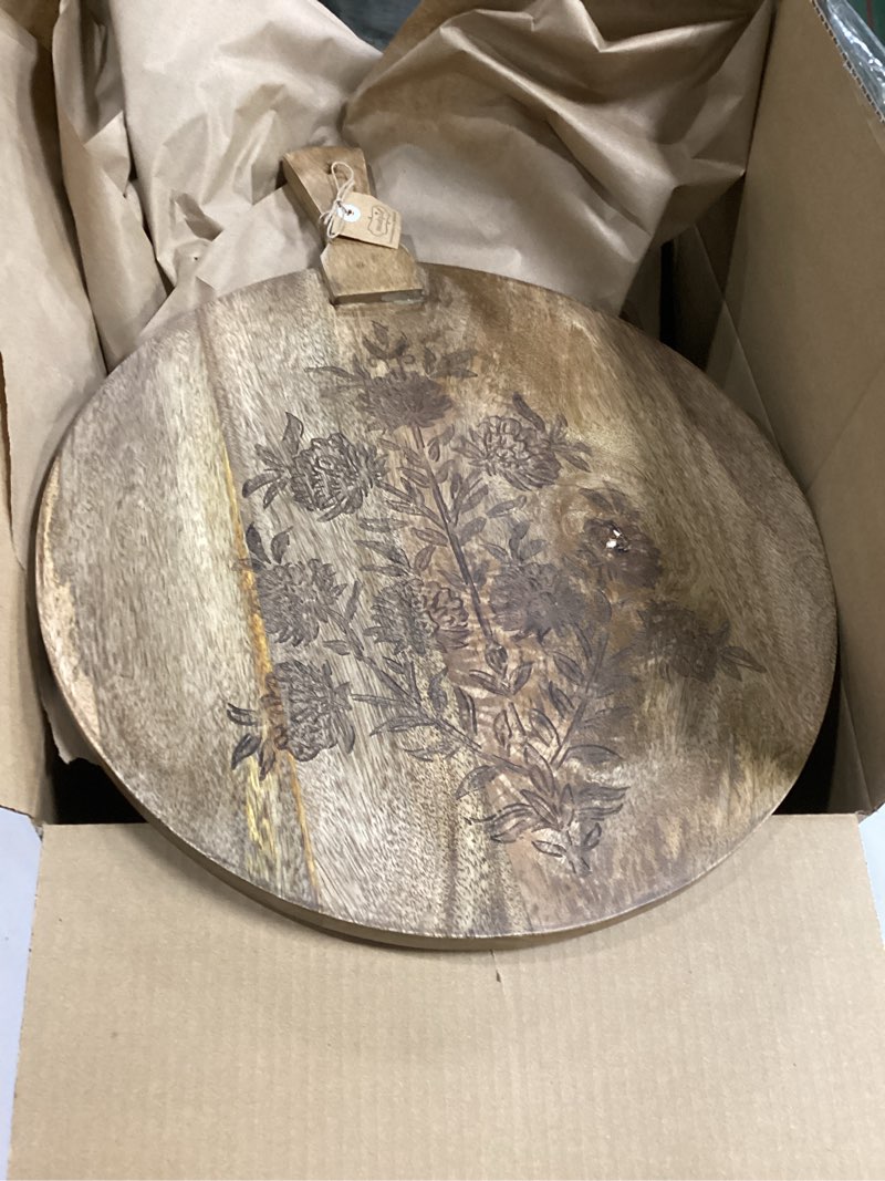 Condition photo showing New/Like New for Mud Pie Block Print Circle Board; 18 1/2" x 15"