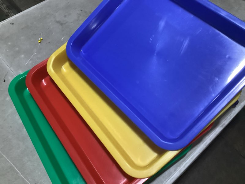 Condition photo showing Good Condition for 4 pcs multicolor low entry cat litter box portable small open senior cats ferret litter boxes pan waterproof plastic travel litters box tray for small senior cats guinea pets, 17.3 x 13.6 x 1.6 inch 17.3x13.6x1.6 inch