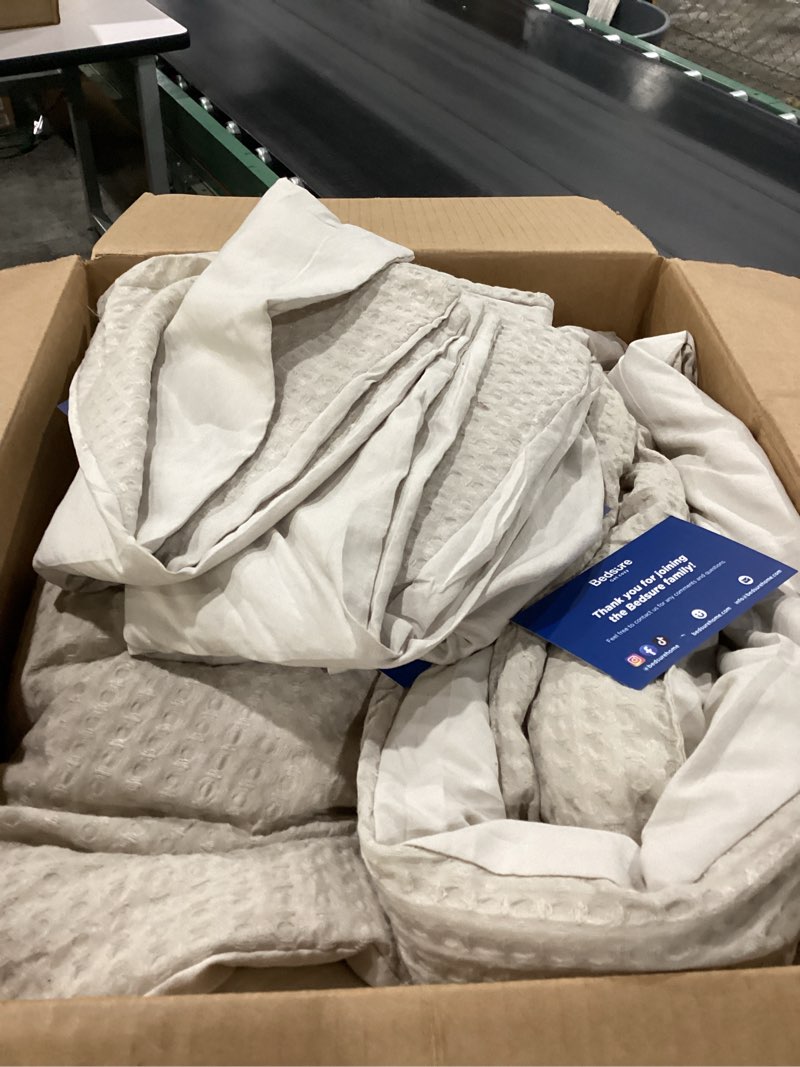 Condition photo showing Good Condition for Bedsure Waffle Comforter Set Queen, Soft and Breathable Linen Bedding Comforter Set, 3 Pieces, 1 Waffle Weave Comforter (90"x90") and 2 Pillowcases (20"x26") Queen 02 - Linen