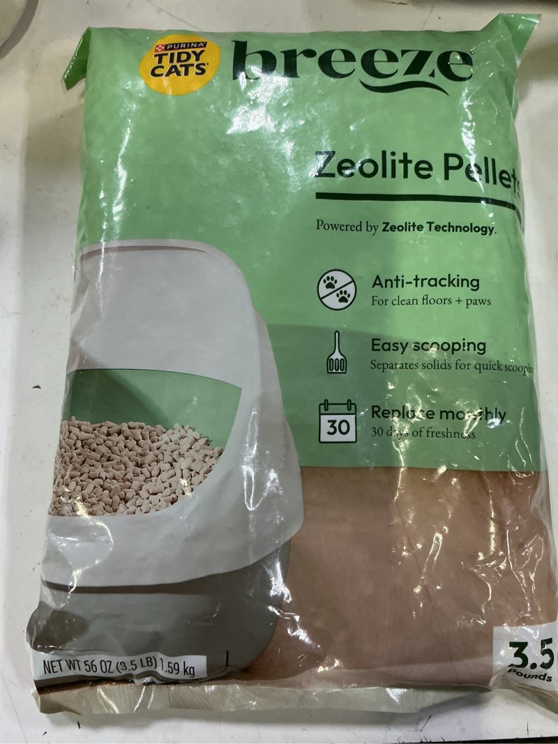 Condition photo showing New/Like New for purina tidy cats breeze cat litter pellets refill - 3.5 lb. pouch